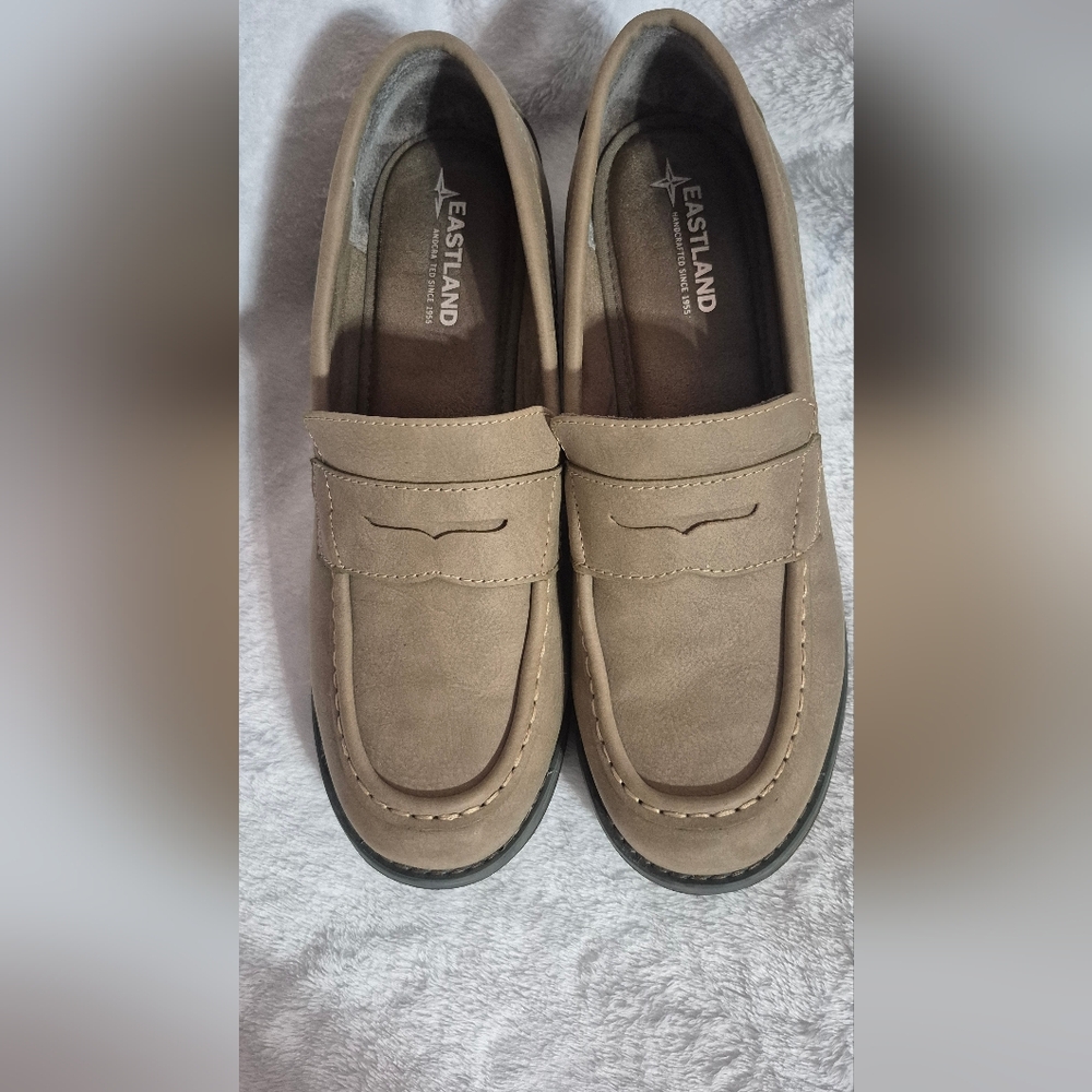 Eastland Tan  Holly Slip-On  Womens Size 10